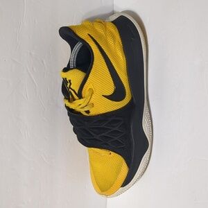 Nike Kyrie Low 'Amarillo' Shoes Men size 8